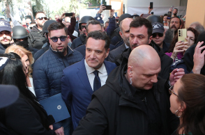 Επίσκεψη του υπουργού Υγείας Άδωνι Γεωργιάδη στο Γενικό Κρατικό Νοσοκομείο Νίκαιας, όπου εγκαινίασε το νέο Τμήμα Επειγόντων Περιστατικών (ΤΕΠ), Πέμπτη 19 Φεβρουαρίου 2026. Ο Σύλλογος Εργαζομένων στο πραγματοποίησε στάση εργασίας και συγκέντρωση 