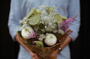 Εορτολόγιο: Ποιοι γιορτάζουν σήμερα 21 Φεβρουαρίου 2026; Η Athens Voice σου τους θυμίζει. Μην ξεχάσεις να τους δώσεις τις καλύτερες ευχές σου