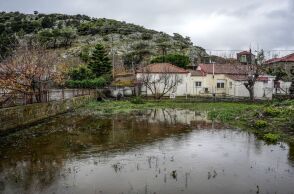 Σοβαρά προβλήματα στη Λήμνο από την κακοκαιρία - Πλημμύρες σε Μύρινα και επαρχιακό δίκτυο - Μήνυμα 112 καλεί τους κατοίκους να αποφεύγουν μετακινήσεις.