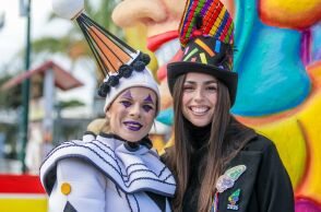 Η Πάτρα ζει το αποκορύφωμα του καρναβαλιού με 50.000 συμμετέχοντες - Δύο εντυπωσιακές παρελάσεις κορυφώνουν τη μεγάλη γιορτή