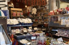 Πάγκος με σαρακοστιανά στη Βαρβάκειο Αγορά