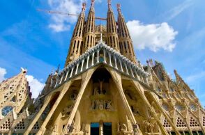 Η εκκλησία Σαγράδα Φαμίλια στη Βαρκελώνη