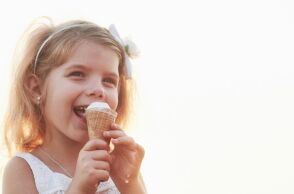 Τι συμβαίνει στον εγκέφαλο των παιδιών που τρώνε πολλά γλυκά και λιπαρά 