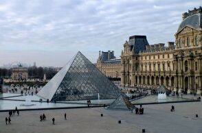 Παραιτήθηκε η διευθύντρια του Μουσείου του Λούβρου 4 μήνες μετά την «ληστεία του αιώνα»