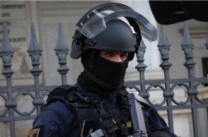 Ιταλία: Συλλήψεις στη Νάπολη για διείσδυση της μαφίας Καμόρα σε νοσοκομείο - Κατηγορίες για εικονικά τροχαία, πλαστά πιστοποιητικά και παράνομη μεταφορά νεκρών.