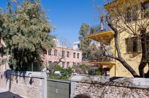 Η Σχολή Χιλλ στην διασταύρωση  Ν. Νικοδήμου και Θουκυδίδου