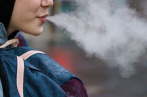 ΠΟΥ: Η Ευρώπη παραμένει παγκοσμίως πρώτη στην κατανάλωση καπνού, με τα κορίτσια 13-15 ετών να καταγράφουν τα υψηλότερα ποσοστά χρήσης στον πλανήτη.