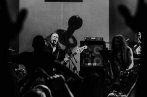 Μωρά στη Φωτιά -  Κύτταρο