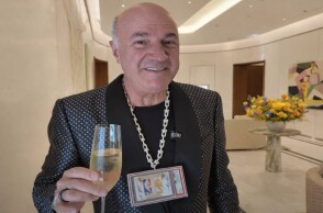 SAG Actor Awards 2026: Η viral εμφάνιση του Κέβιν Ο’Λίρι με σπάνια κάρτα του NBA