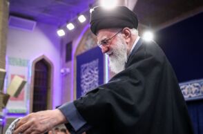 Ποιος κυβερνά το Ιράν τώρα και ποιoς θα είναι ο διάδοχος του Χαμενεΐ 