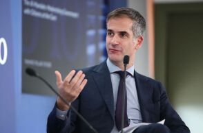 Μπακογιάννης: Οι 90 νέες τζακαράντες που φυτεύονται σήμερα εξασφαλίστηκαν το 2023