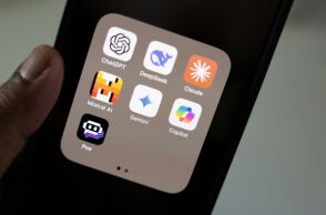 Τεχνητή νοημοσύνη: Άλμα δημοτικότητας για το Claude της Anthropic μετά το «όχι» στην αυτόνομη δράση όπλων, παρά τη νέα συμφωνία του Πενταγώνου με την OpenAI.