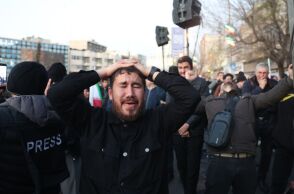 Η ΕΕ προετοιμάζεται για πιθανή μαζική έξοδο προσφύγων από το Ιράν, ενώ οι συνολικές αιτήσεις ασύλου στην Ευρώπη παρουσίασαν πτώση 20% το περασμένο έτος.