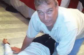 Η επίμαχη φωτογραφία που έκαψε τον πρώην πρίγκιπα Άντριου 