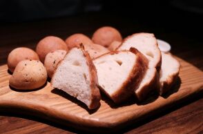 Είναι αλήθεια ότι κόβοντας τους υδατάνθρακες χάνουμε πιο εύκολα  βάρος;