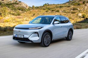 To Starray EM-I είναι το πρώτο Plug-In Hybrid της Geely στην Ελλάδα που καίει ελάχιστα