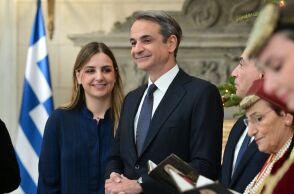 Σοφία Μητσοτάκη: Οργισμένη απάντηση για την επιστροφή της από το Ντουμπάι - «Η ξεφτίλα δεν έχει όρια»