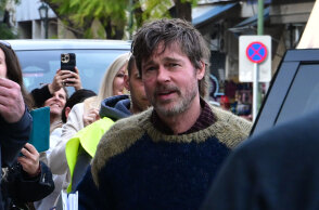 Ο Μπραντ Πιτ στην πλατεία Κοτζιά στην Αθήνα για τα γυρίσματα της ταινίας «The Riders» © ΤΑΤΙΑΝΑ ΜΠΟΛΑΡΗ/EUROKINISSI