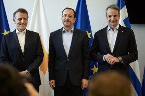 Εμανουέλ Μακρόν, Νίκος Χριστοδουλίδης, Κυριάκος Μητσοτάκης