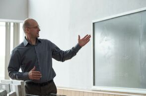 Εκπαιδευτικοί μιλούν για όσα συμβαίνουν μέσα στις τάξεις