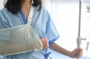 Τι συμβαίνει πραγματικά στο σώμα όταν σπάμε ένα κόκαλο - Το σώμα ενεργοποιεί έναν εντυπωσιακό μηχανισμό επούλωσης μετά από κάταγμα