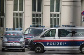 Σοκ στην Αυστρία από φονική επίθεση με μαχαίρι στη Λιντς - Ένας νεκρός, ένας τραυματίας και ένας συλληφθείς, με τις αρχές να ερευνούν τα κίνητρα.