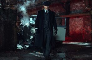 Ο Κίλιαν Μέρφι επιλέγει τραγούδια για το Peaky Blinders - Με Τομ Γιορκ, Ντέιβιντ Μπόουι, Σινέντ Ο’Κόνορ και άλλα κομμάτια που διαμόρφωσαν τον Τόμι Σέλμπι.
