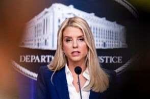 ΗΠΑ: Η υπουργός Δικαιοσύνης Πάμ Μπόντι κλητεύεται από το Κογκρέσο για την υπόθεση Έπσταϊν - Θα δώσει εξηγήσεις για τον χειρισμό της έρευνας 