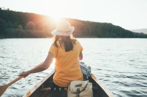 Έκθεση Παγκόσμιας Ευτυχίας 2026: Οι 25 χώρες με τα υψηλότερα επίπεδα ευημερίας, βασισμένη σε δείκτες όπως προσδόκιμο υγιούς ζωής, κοινωνική στήριξη, ελευθερία