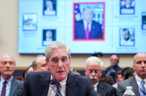 24 Ιουλίου 2019 - Ο Ρόμπερτ Μιούλερ καταθέτει ενώπιον της Επιτροπής Πληροφοριών της Βουλής για τη ρωσική παρέμβαση στις εκλογές του 2016 © EPA/JIM LO SCALZO