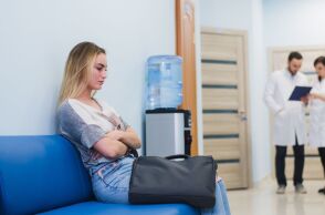 Μελέτη δείχνει ότι κάποια αλκοολούχα αυξάνουν περισσότερο τον κίνδυνο θανάτου, ενώ το κρασί συνδέεται με χαμηλότερο ρίσκο.