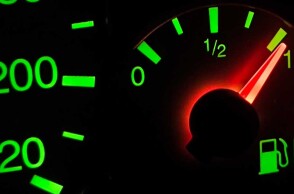 Δείκτης καυσίμων για τη βενζίνη στο αυτοκίνητο