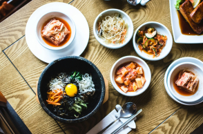 Πιάτα με κινέζικο φαγητό