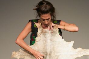 Φοίβη Γιαννίση: Η ποίηση ξεκινά από την κούνια με το άκουσμα των τραγουδιών