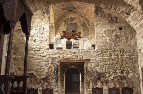 Το ΥΠΠΟ προχωρά στη συντήρηση της μοναδικής ξυλόγλυπτης εικόνας του Αγίου Γεωργίου στην Καστοριά, σημαντικού δείγματος βυζαντινής τέχνης του 13ου αιώνα.