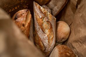 Τόσοι πολλοί φούρνοι, τόσα ίδια ψωμιά...