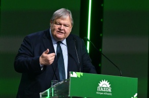 Βενιζέλος: Το ΠΑΣΟΚ οφείλει να θέσει ως εκλογικό στόχο τη νίκη του
