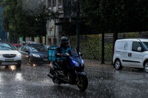 Η ΓΣΕΕ, ενόψει της κακοκαιρίας Erminio, ζητά σαφές πλαίσιο προστασίας εργαζομένων και διευκρινίζει δικαιώματα σε περιπτώσεις αδυναμίας μετακίνησης.