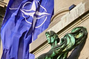 Σχίζοντας τη «χάρτινη τίγρη» του ΝΑΤΟ