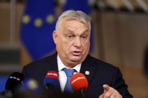 Ο Βίκτορ Όρμπαν ζητά άμεση άρση των κυρώσεων στη ρωσική ενέργεια λόγω της κρίσης με το Ιράν, προκαλώντας νέα σύγκρουση με τον Ντόναλντ Τουσκ.