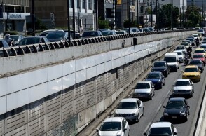 Αυτοκίνητα μποτιλιαρισμένα στον Κηφισό