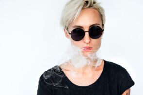 Νέα μελέτη δείχνει ότι κάνναβη και καπνός μειώνουν τον όγκο κρίσιμων εγκεφαλικών περιοχών, αυξάνοντας τον κίνδυνο γνωστικής έκπτωσης.