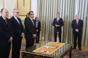 Ορκίστηκαν Σχοινάς, Τουρνάς και Λαζαρίδης μετά τον ανασχηματισμό