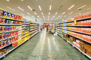 Τρόφιμα σε σούπερ μάρκετ