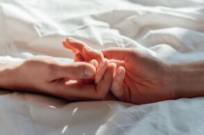 Νέα μελέτη εξηγεί γιατί οι γυναίκες μετανιώνουν περισσότερο τα εφήμερα ερωτικά περιστατικά - Kαι γιατί αυτό δεν έχει καμία σχέση με τη βιολογία.