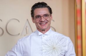 Πρώτη ματιά στον Πέδρο Πασκάλ στο De Noche του Τοντ Χέινς - Μια έντονη queer ιστορία αγάπης και μυστηρίου που διαδραματίζεται στα 30s - Γυρίσματα στο Μεξικό.