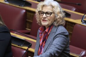 Πέθανε ξαφνικά ο γιος της Θεανώς Φωτίου