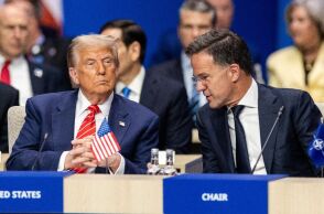 Λευκός Οίκος: Ο Τραμπ θα συζητήσει το ενδεχόμενο αποχώρησης από το ΝΑΤΟ στη συνάντηση με τον Ρούτε