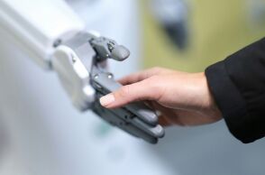 Ειδικός στην τεχνητή νοημοσύνη υποστηρίζει ότι ζούμε σε προσομοίωση, καθώς η τεχνολογία και η εικονική πραγματικότητα γίνονται όλο και πιο ρεαλιστικές