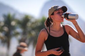 Έρευνα αποκαλύπτει ότι ακραίοι καύσωνες έχουν ήδη ξεπεράσει τα όρια αντοχής του ανθρώπινου σώματος, θέτοντας εκατομμύρια ανθρώπους σε θανάσιμο κίνδυνο.